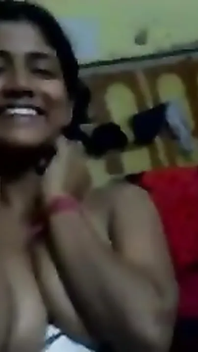 Desi GF Showing Small Waist And Perky Tits Now