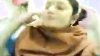 Aged Surat Indian aunty sex video with neighbour