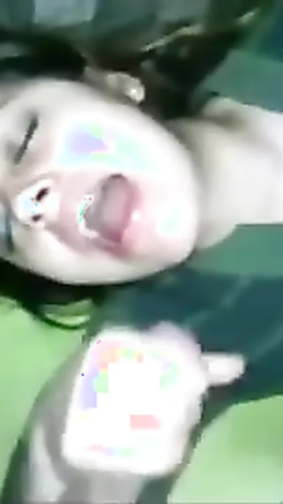 Pakistani sex movie of Muslim Karachi college beauty swallowing cum!