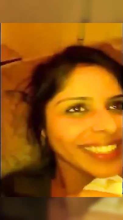 Indian hawt bhabhi from Maharashtra gives oral-job to youthful lad  Oozed mms