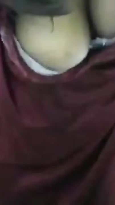 Homemade free Indian sex episode of big boobs aunty seducing