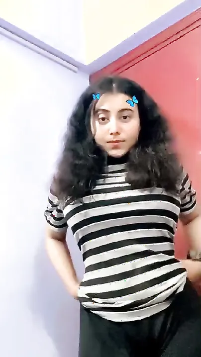 Tamil Girl Strips Off Her Top Revealing Perfect Milky Tits