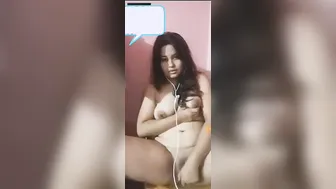 Horny Gf Masturbating With Dildo During Video Call
