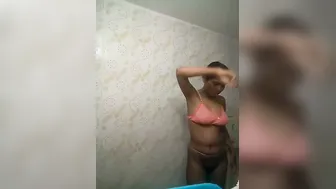 GF Shaving Her Pussy Recorded For Her Boyfriend