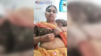 Chubby Milf In Saree Revealing Her Big Tits And Pussy