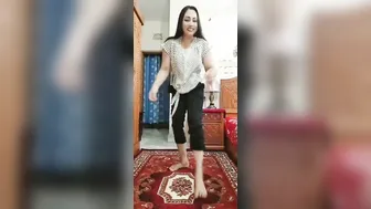 Webcam Girl Teasing And Flashing Her Tits On Live Call