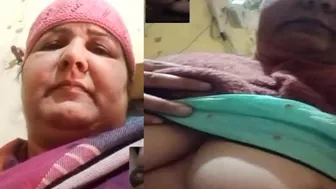 Milf Sending Naughty Nude Selfies To Her Side Piece