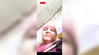 Milf Sending Naughty Nude Selfies To Her Side Piece