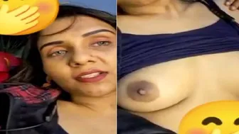 Hot Girl Showing Her Boobs To Lover On Video Call