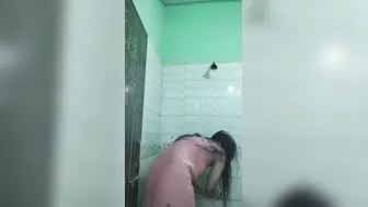 GF Posing Naked After Shower For Boyfriend