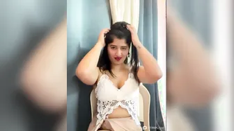 Cam Girl Dancing Naked And Fucking Herself With Dildo