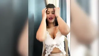 Cam Girl Dancing Naked And Fucking Herself With Dildo