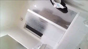 Sexy Babe Bathing Naked And Fingering Herself On Tape