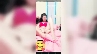Indian Cam Girl Flashing Her Naked Pussy Again Online