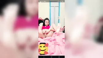 Indian Cam Girl Flashing Her Naked Pussy Again Online