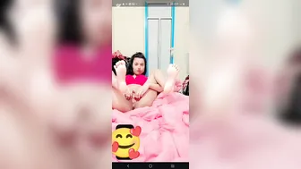 Indian Cam Girl Flashing Her Naked Pussy Again Online