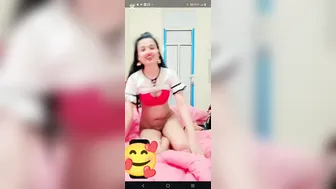 Indian Cam Girl Flashing Her Naked Pussy Again Online