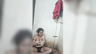 Mature Married Woman Caught Bathing On Leaked Video