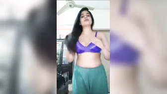 Sexy Girl Stripping Naked On Cam For Cash Homemade