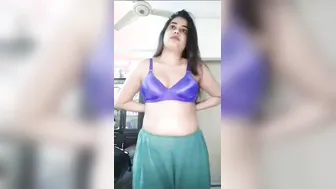 Sexy Girl Stripping Naked On Cam For Cash Homemade