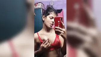 Horny Indian Girl Playing With Her Nipples On Camera