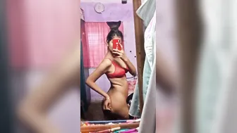 Horny Indian Girl Playing With Her Nipples On Camera