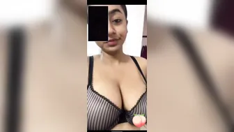 Instagram Model Flashing Her Huge Natural Boobs Online