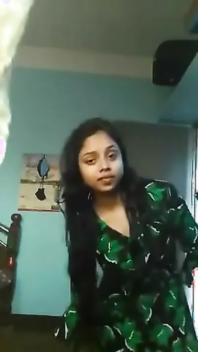 Innocent Virgin GF Showing Her Nude Body First