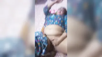 Chubby Village Whore Spreading Cunt For Stranger