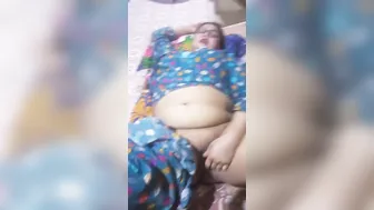 Chubby Village Whore Spreading Cunt For Stranger