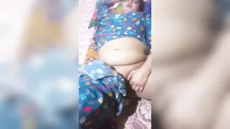 Chubby Village Whore Spreading Cunt For Stranger