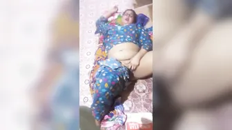 Chubby Village Whore Spreading Cunt For Stranger