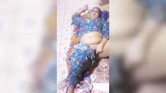 Chubby Village Whore Spreading Cunt For Stranger
