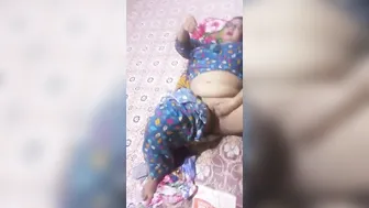 Chubby Village Whore Spreading Cunt For Stranger