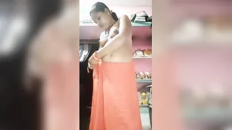 Married Woman Strips Saree And Shows Off Naked Body
