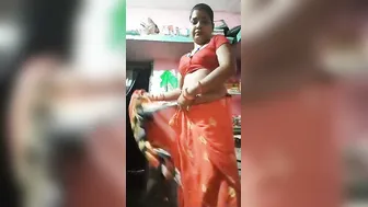 Married Woman Strips Saree And Shows Off Naked Body