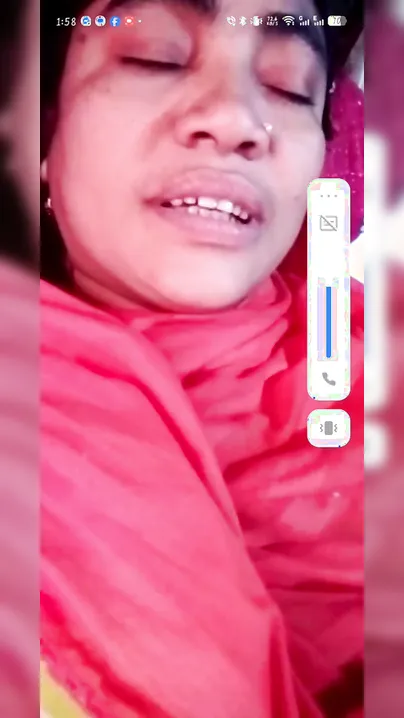 Bhabhi Showing Her Ass And Fingering Her Pussy