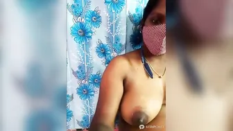 Naked Camgirl Aarthi Revealing Her Perfect Boobs