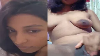 Horny GF Fingering Her Wet Pussy On Camera