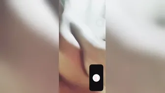 Nerdy GF In Glasses Showing Her Nude Body