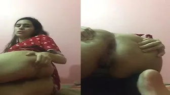 Wife Spreading Ass Begging For Hard Anal In Leaked Video