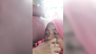 Chubby GF Getting Tits Sucked During Outdoor Fuck