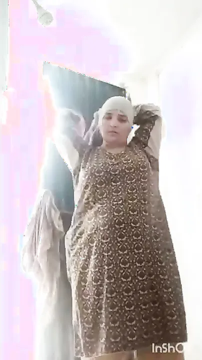 Curvy Mom Bathing Naked Leaked Video Goes Viral