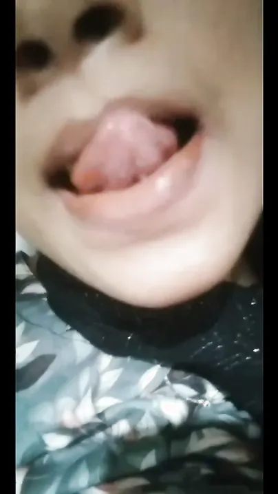 Young Gf Pressing Her Tits While Fingering Herself Raw