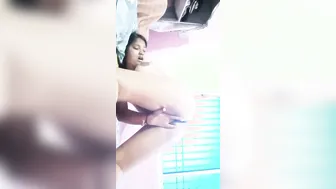 Horny GF Fingering Her Wet Pussy Showing Big Ass