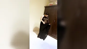 Busty Wife Showing Boobs In Transparent Saree Naked