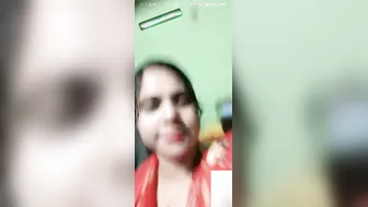 GF Flashing Her Boobs On Video Call