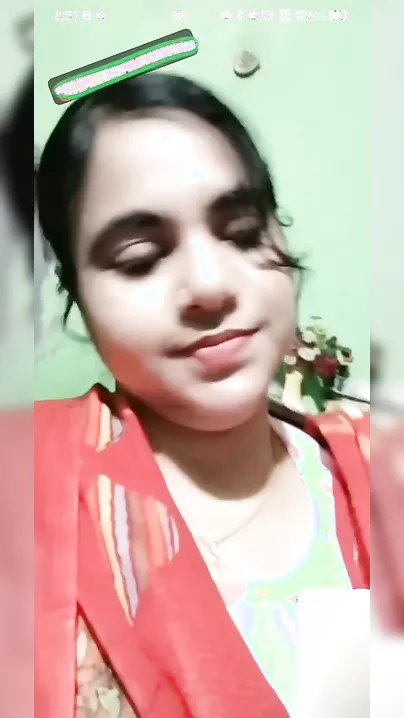 GF Flashing Her Boobs On Video Call