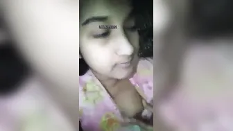Cute College Girl Fingering Her Wet Pussy On Cam