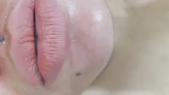 Thick Ass GF Fingering Her Wet Pussy On Camera